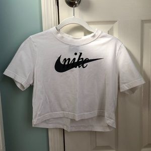 Nike Crop Top